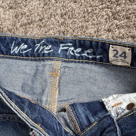 We The Free  Denim Fringe Skirt Raw Hem Distressed High Rise Bailey Skirt Sz 24 - Picture 4 of 4